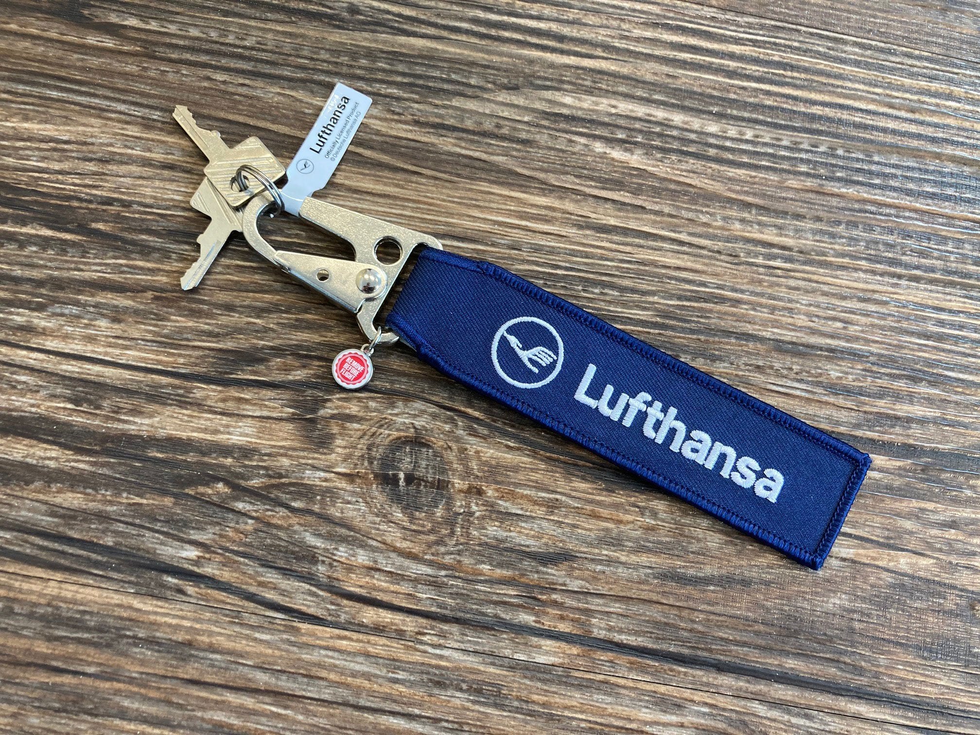 "Lufthansa" Schlüsselanhänger mit FlugzeugKarabiner - 25center.com