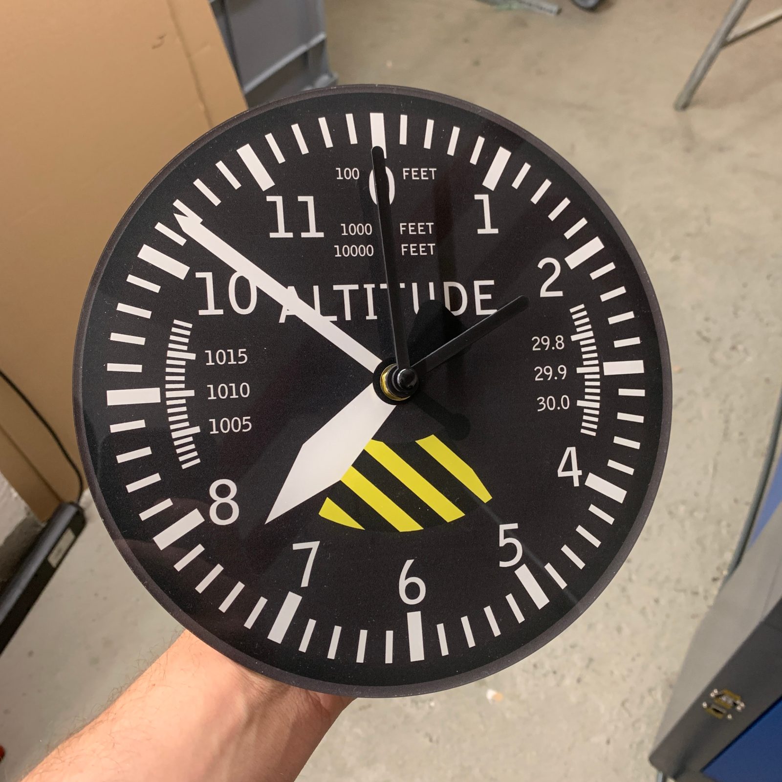 ALTITUDE Höhenmesser-Wanduhr | 25CENTER